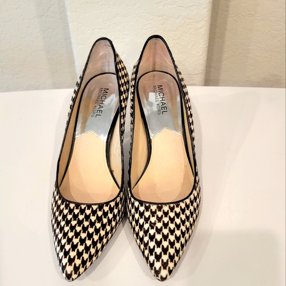 MICHAEL KORS WOMEN'S DOROTHY FLEX PUMP CALF HAIR HOUNDSTOOTH HEELS SIZE 8.5 - Picture 3 of 11